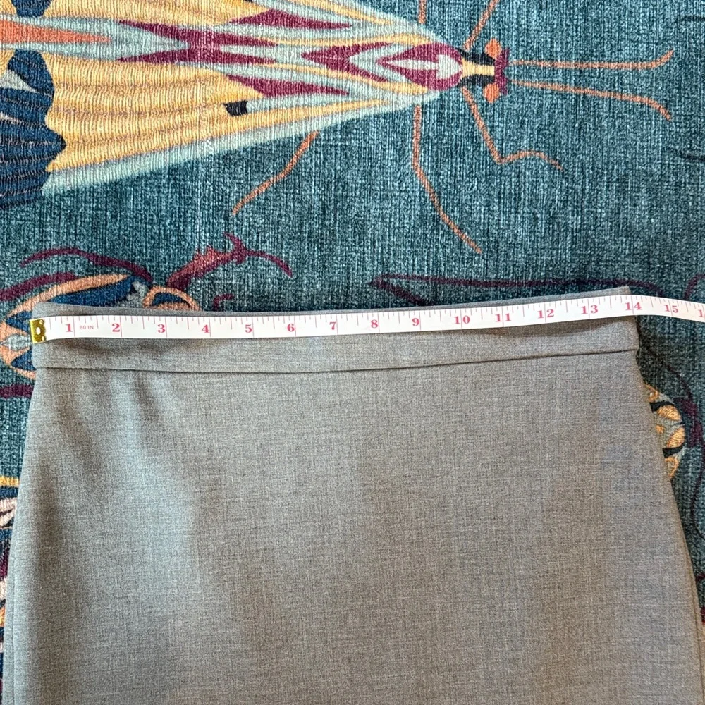 J. Crew Gray Women's Pencil Skirt, size 2P - Picture 3 of 5